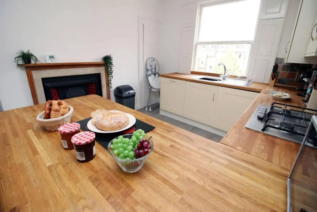Spacious Georgian 3Bedroom Apartment, 5 Mins From Bath Abbey Apartment