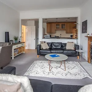 Apartment Grosvenor Pad - Lovely 2-bed Flat - Free On Street Parking, Bath